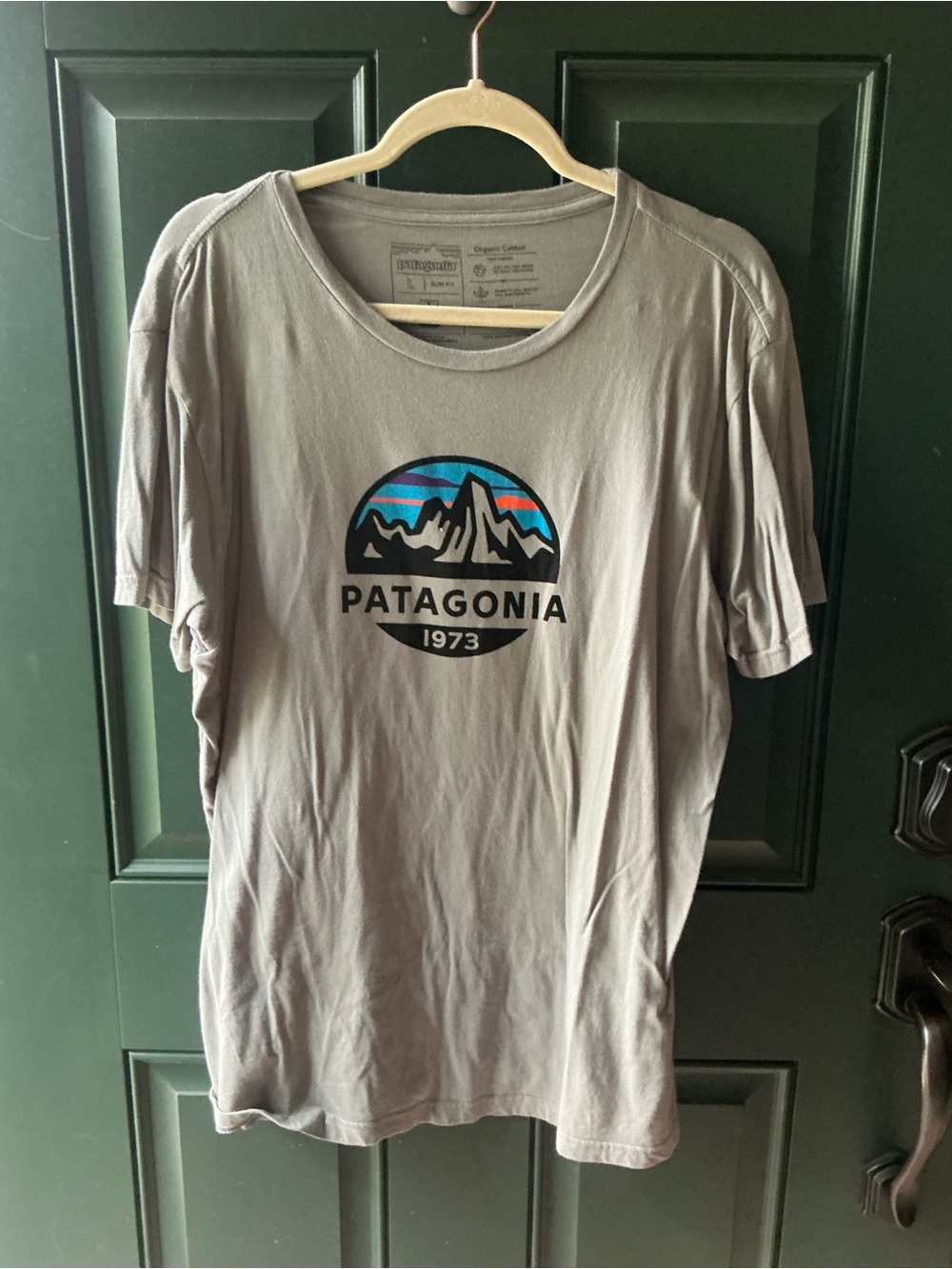 Patagonia Men’s Gray Logo Graphic Tee - 1973 Mountain Print size L